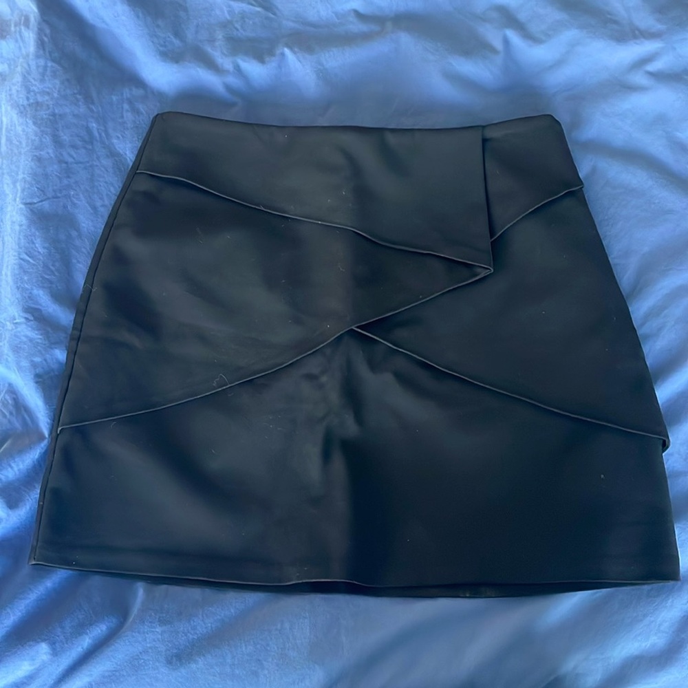 Zara mini skirt with cross pleats in size S, black